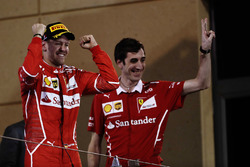 Podium: winner Sebastian Vettel, Ferrari, Matteo Togninalli, Chief Race Engineer, Ferrari