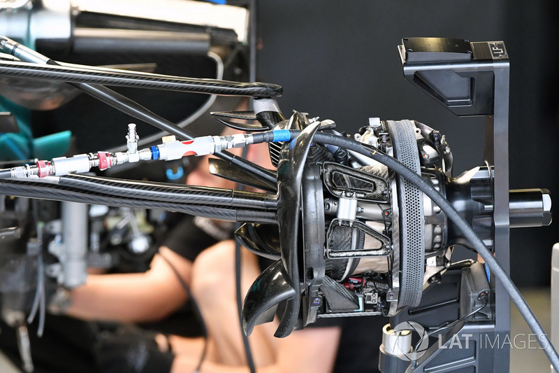 Mercedes-Benz F1 W08 front wheel hub detail