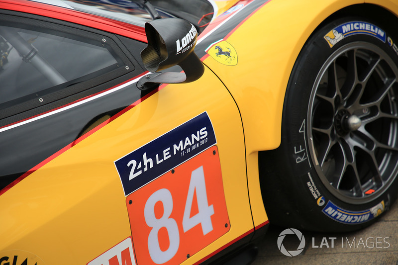 #84 JMW Motorsport Ferrari 488 GTE detail