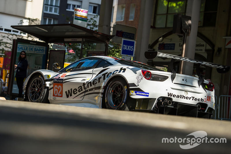 47. №62 Scuderia Corsa Ferrari 488 GTE: Купер МакНил, Билл Суидлер, Таунсенд Белл