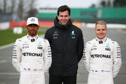 Lewis Hamilton, Mercedes AMG F1, Valtteri Bottas, Mercedes AMG F1, Toto Wolff, Mercedes AMG F1 Share