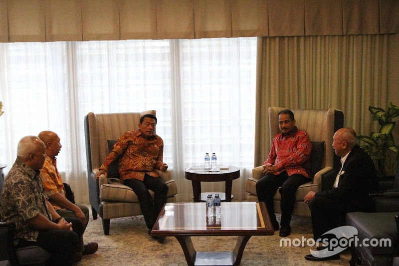 Kepala Staf Kepresidenan (KSP), Moeldoko; Menteri Pariwisata, Arief Yahya; Direktur Sentul, Tinton Soeprapto