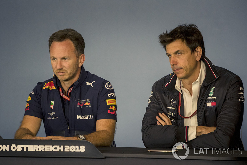 <b>Christian Horner</b>, director del equipo Red Bull Racing y Toto Wolff ...