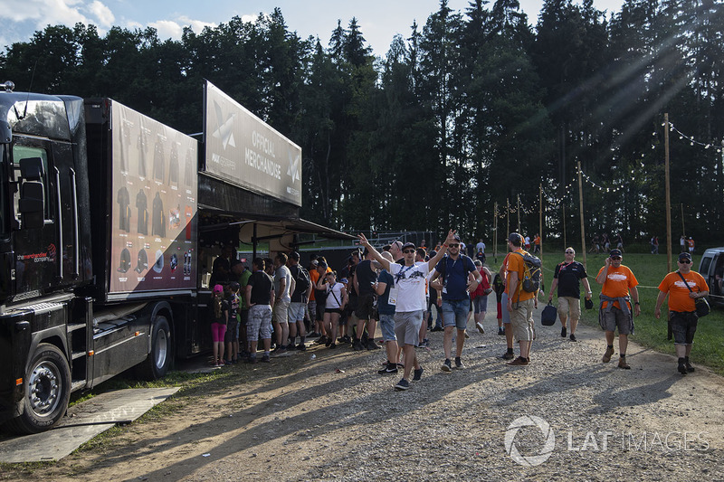 Des fans sur le site du Grand Prix