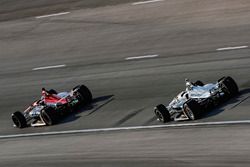 Robert Wickens, Schmidt Peterson Motorsports Honda, Simon Pagenaud, Team Penske Chevrolet