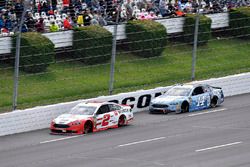 Brad Keselowski, Team Penske, Ford Fusion Wurth and Clint Bowyer, Stewart-Haas Racing, Chevrolet Cam