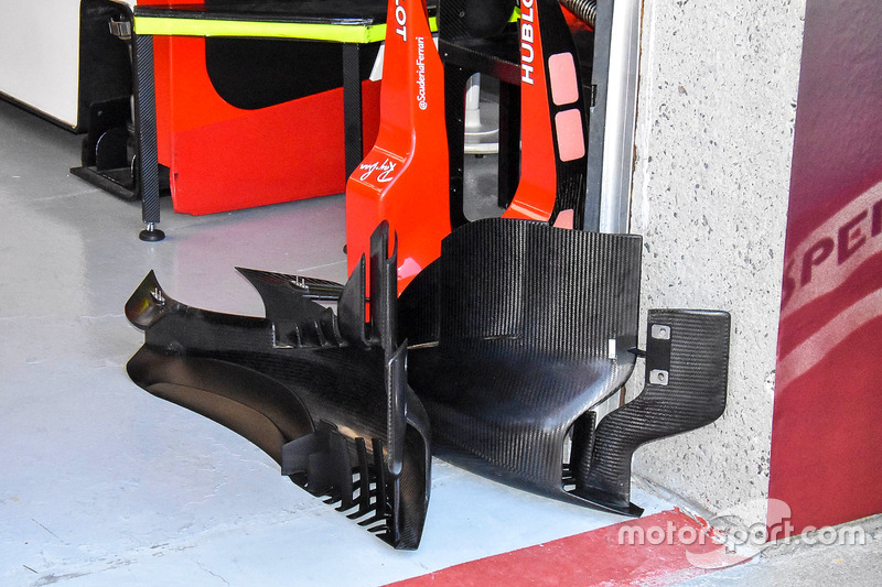 Bargeboard and floor swap on the Ferrari SF71H of Kimi Raikkonen