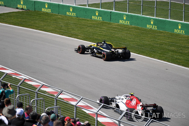 Nico Hulkenberg, Renault Sport F1 Team R.S. 18 et Charles Leclerc, Sauber C37