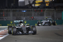 Льюис Хэмилтон, Mercedes F1 W07 Hybrid, Нико Росберг, Mercedes F1 W07 Hybrid