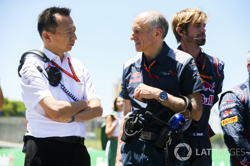 Yusuke Hasegawa, Senior Managing Officer, Honda, with Franz Tost, Team Principal, Scuderia Toro Ross