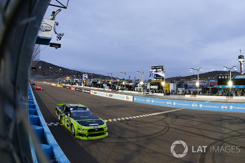 Brad Keselowski, Team Penske, Ford Mustang Fitzgerald Glider Kits wins