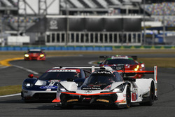 #7 Acura Team Penske Acura DPi, P: Helio Castroneves, Ricky Taylor, Graham Rahal, #66 Chip Ganassi R