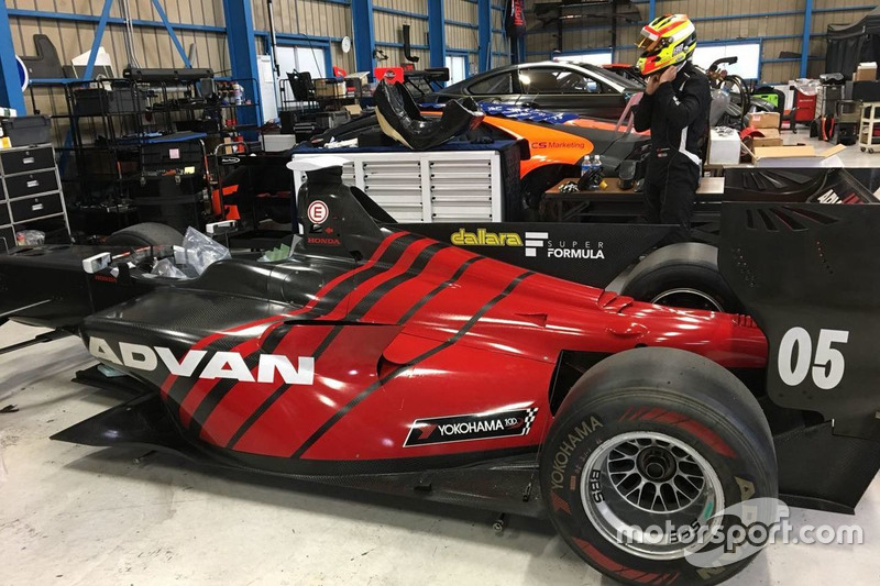 Rio Haryanto seat fitting