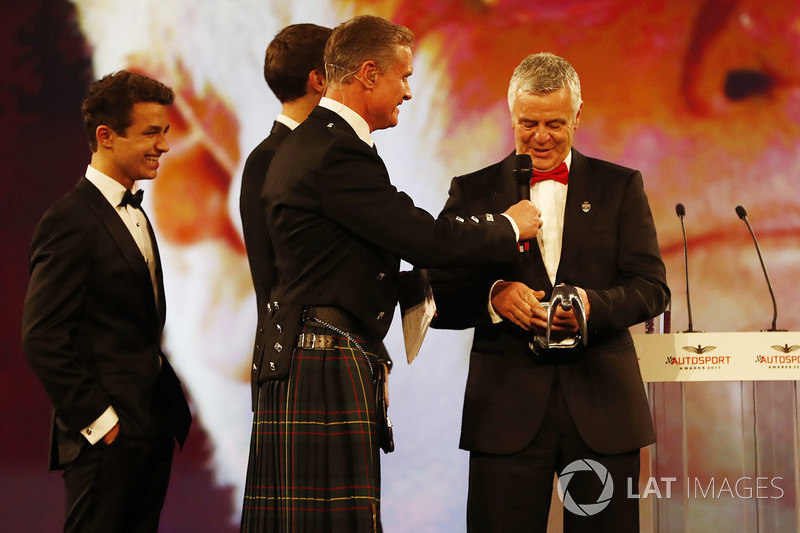 Gregor Grant Award : Derek Warwick