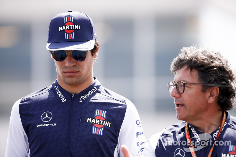 Lance Stroll, Williams Racing, avec l'ingénieur Luca Baldisserri, Williams F1