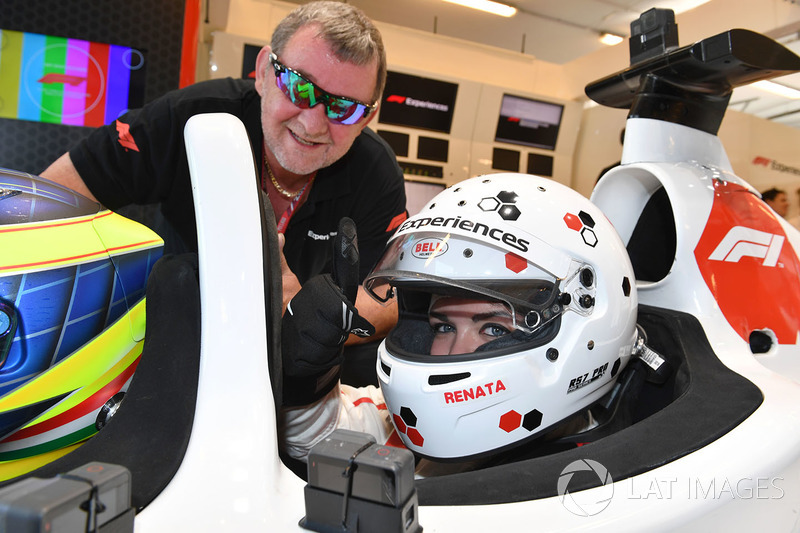 Paul Stoddart, dan penumpang F1 Experiences