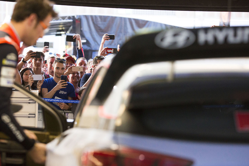 Thierry Neuville, Hyundai Motorsport and fans