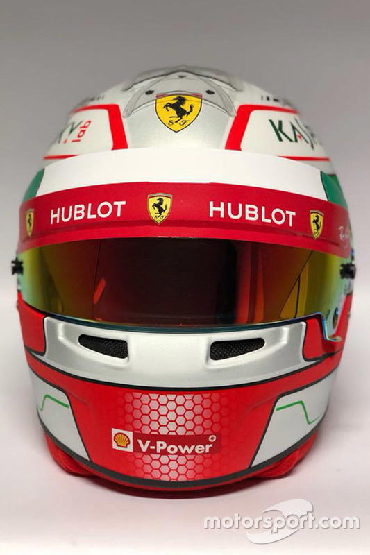 Casco de <b>Antonio Giovinazzi</b>, piloto reserva de Ferrari at ...