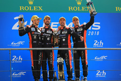 Podium du LMP2 : les vainqueurs Roman Rusinov, Andrea Pizzitola, Jean-Eric Vergne, G-Drive Racing, Alexander Krylov, directeur G-Drive Racing