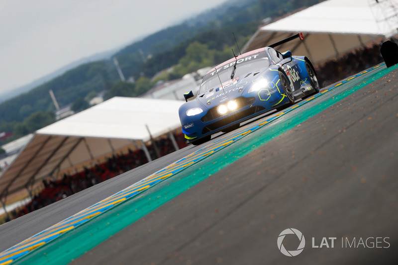 #90 TF Sport Aston Martin Vantage: Salih Yoluc, Euan Alers-Hankey, Charles Eastwood