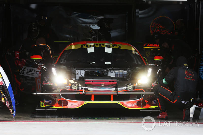 Мок Венсунь, Кеита Сава, Мэтью Гриффин, Clearwater Racing, Ferrari 488 GTE (№61)