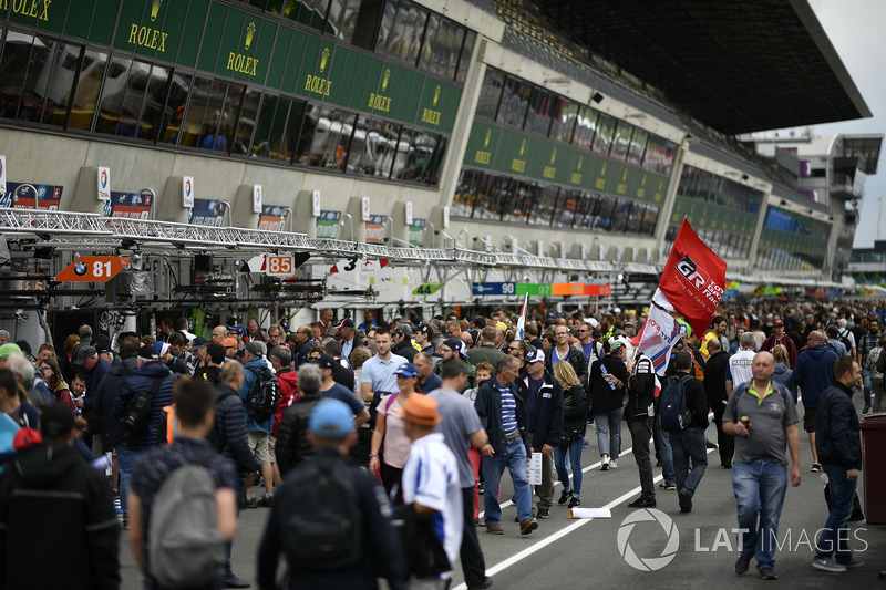 Fans during autograph session