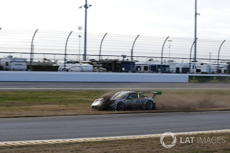 #59 Manthey Racing Porsche 911 GT3 R: Steve Smith, Randy Walls, Harald Proczyk, Sven Müller, Matteo Cairoli