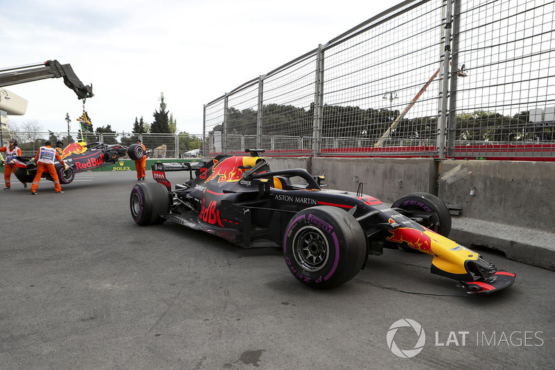 Max Verstappen, Red Bull Racing RB14 és Daniel Ricciardo, Red Bull Racing RB14 - az ütközés