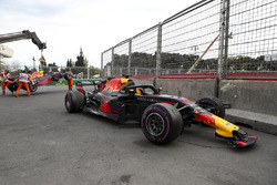 The crashed car of Daniel Ricciardo, Red Bull Racing RB14