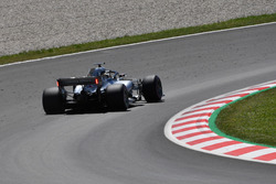 Lewis Hamilton, Mercedes-AMG F1 W09 with lights on rear wing