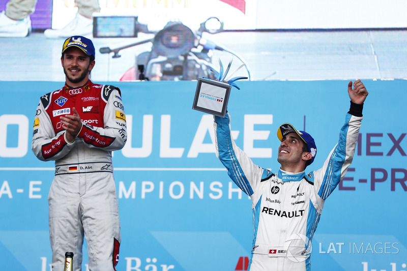 Daniel Abt, Audi Sport ABT Schaeffler, celebra con Sébastien Buemi, Renault e.Dams