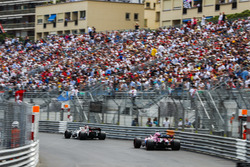 Charles Leclerc, Sauber C37, voor Sergio Perez, Force India VJM11