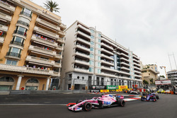 Серхио Перес, Sahara Force India F1 VJM11, Пьер Гасли, Scuderia Toro Rosso STR13, Нико Хюлькенберг, Renault Sport F1 Team RS18, и Сергей Сироткин, Williams FW41