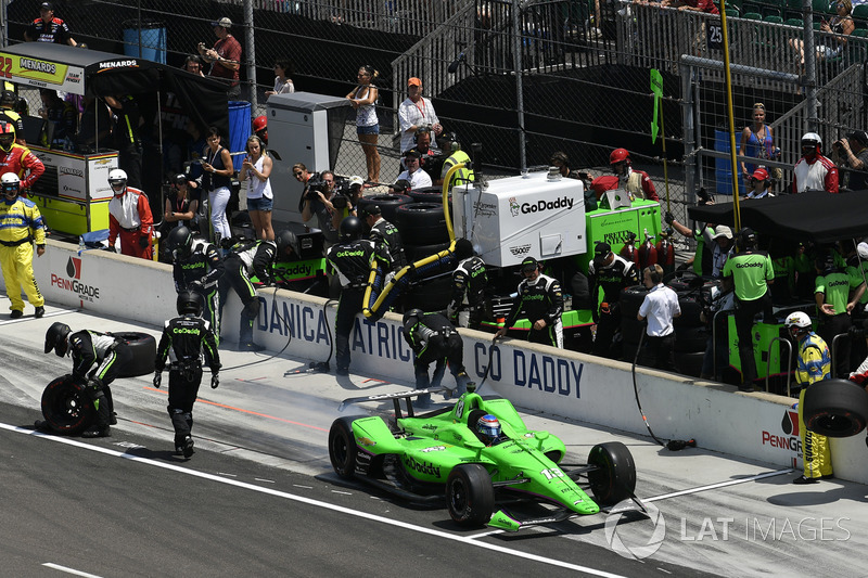 Danica Patrick, Ed Carpenter Racing Chevrolet, pit stop