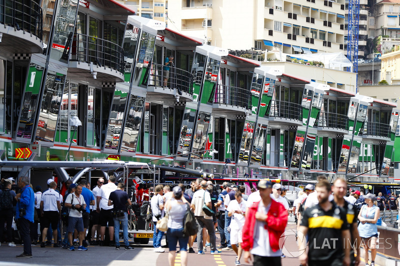 Atmosfer pit lane