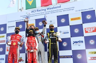 Il Podio di Gara 3: Il vincitore della gara, Pietro Delli Guanti, BVM Racing, secondo posto, Gabriel Bortoleto, Prema Powerteam, terzo posto, Leonardo Fornaroli, Iron Lynx