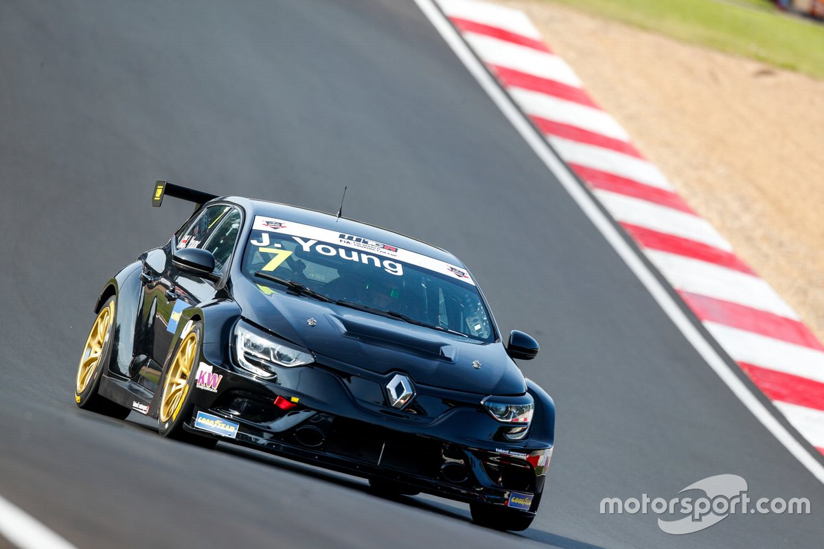 Jack Young, Vukovic Motorsport Renault Megane RS