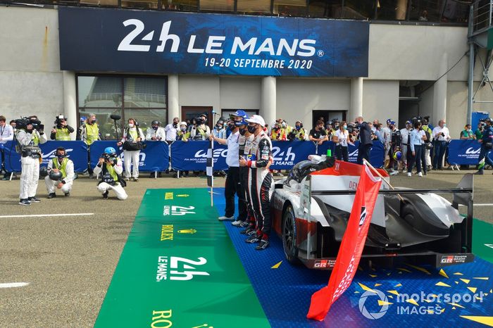Ganadores #8 Toyota Gazoo Racing Toyota TS050: Sebastien Buemi, Kazuki Nakajima, Brendon Hartley