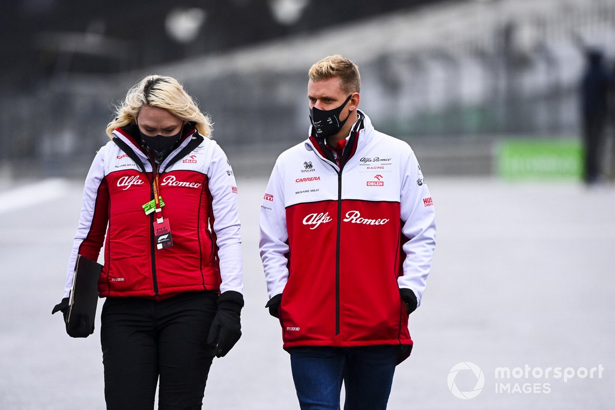 Mick Schumacher, Alfa Romeo cammina in pista