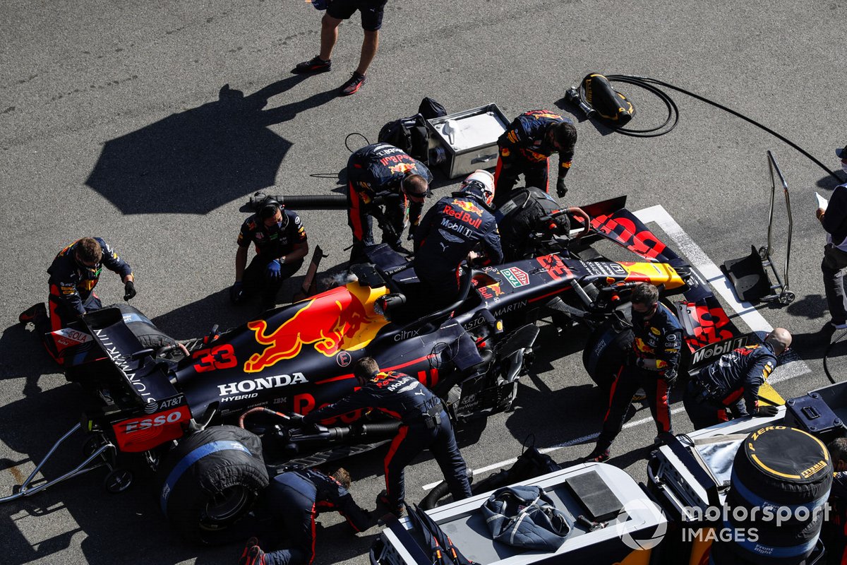 Max Verstappen, Red Bull Racing RB16, on the grid