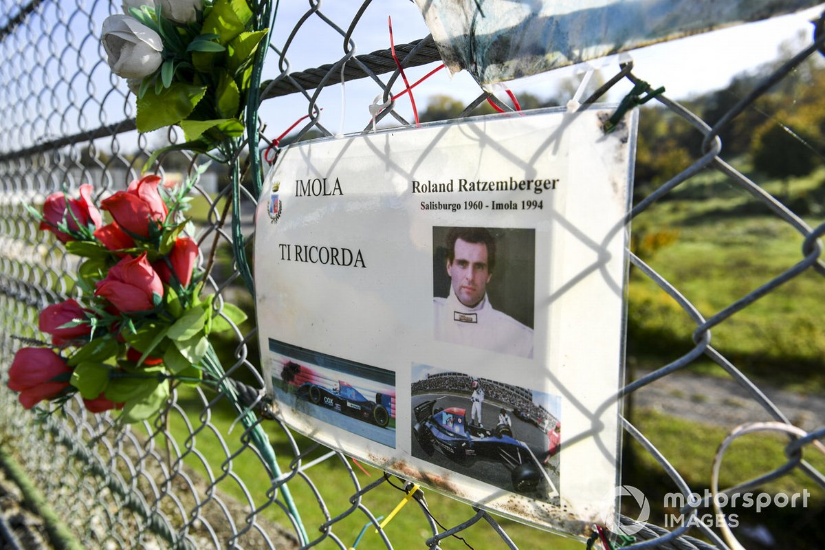 Erinnerung an Roland Ratzenberger im Autodromo Enzo e Dino Ferrari in Imola