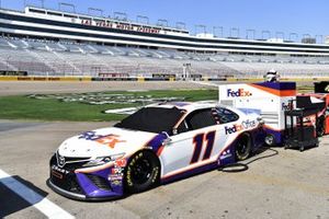 #11: Denny Hamlin, Joe Gibbs Racing, Toyota Camry FedEx Office