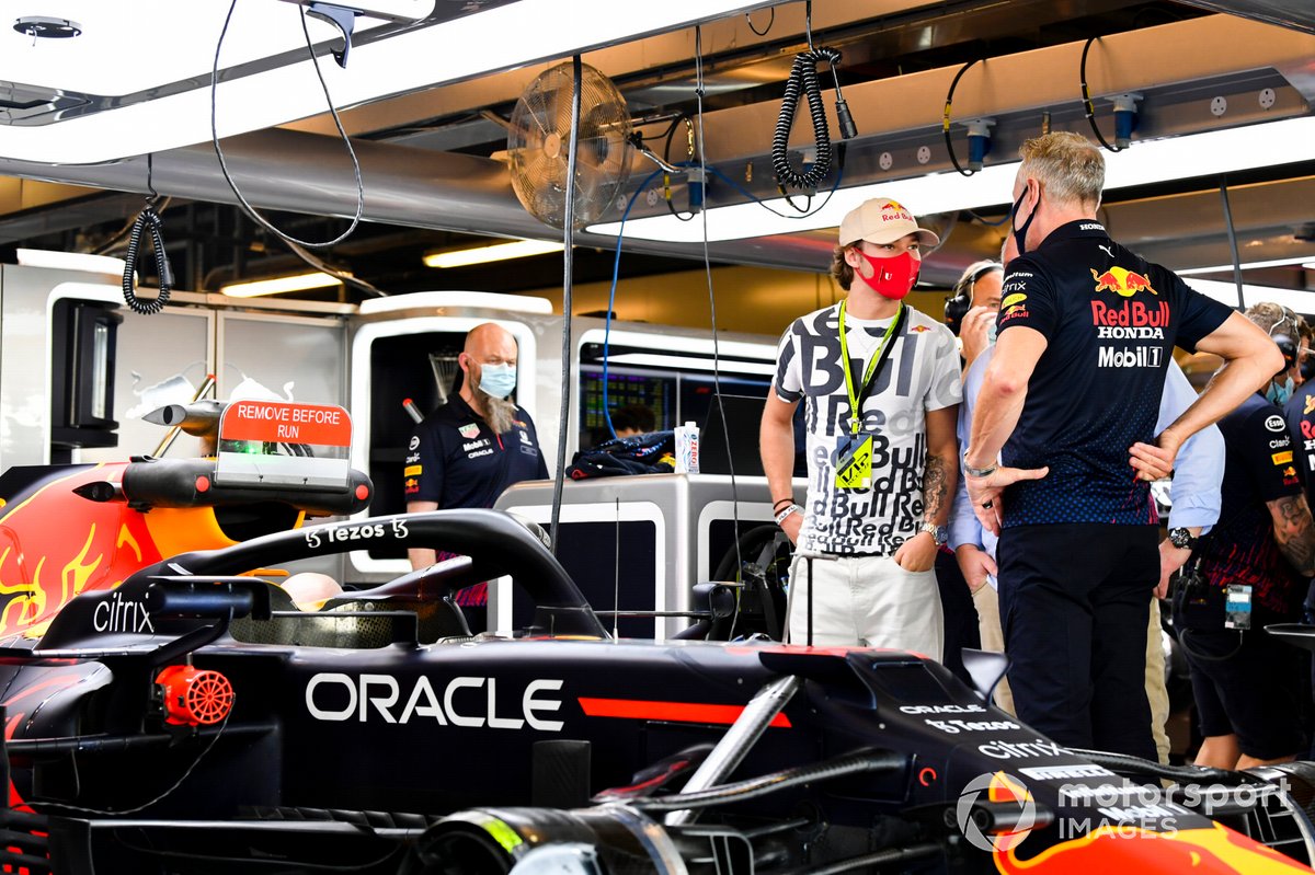 Dennis Hauger and Jonathan Wheatley, Team Manager, Red Bull Racing