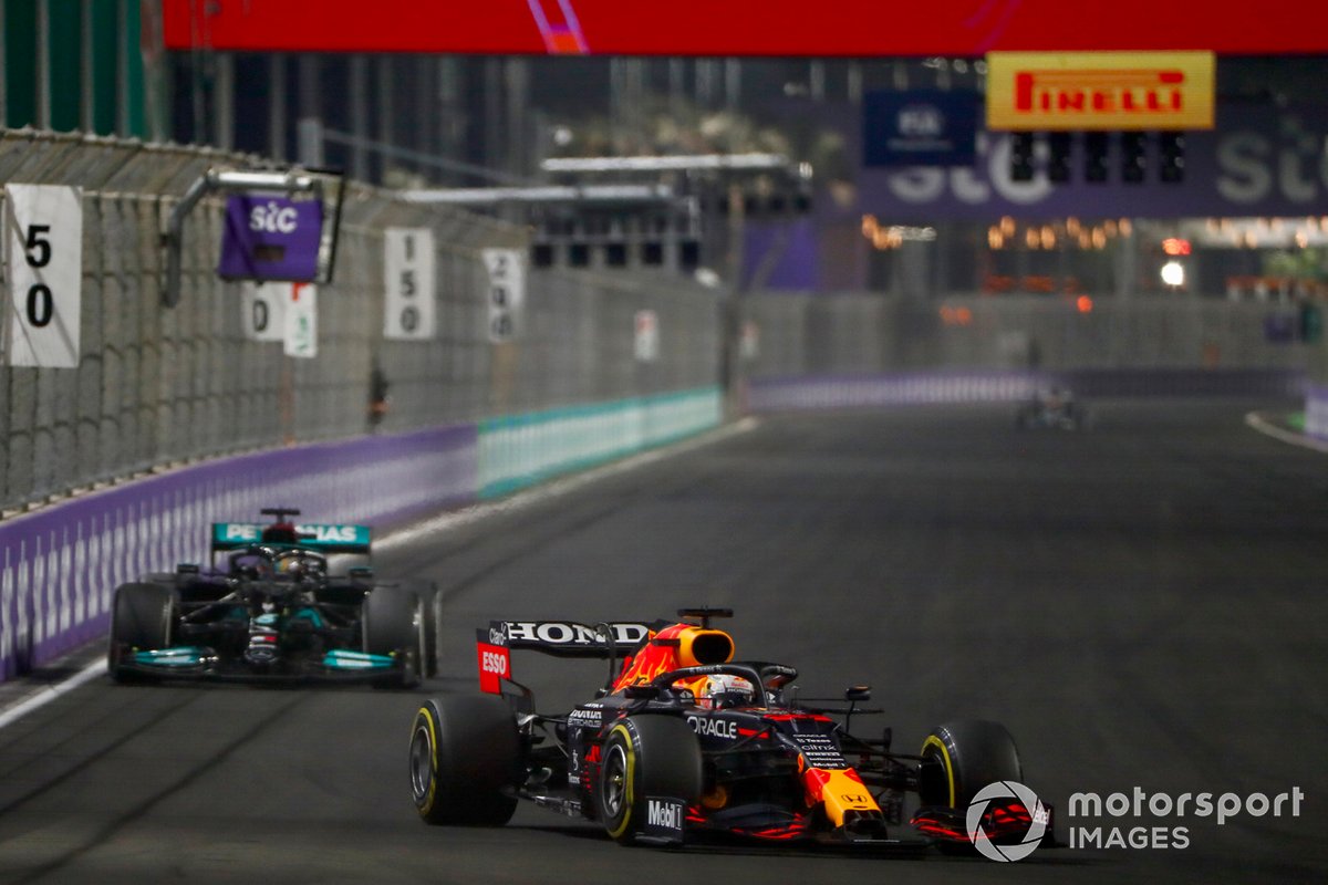Max Verstappen, Red Bull Racing RB16B, Lewis Hamilton, Mercedes W12