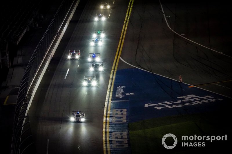 Gara di notte, #77 Mazda Team Joest Mazda DPi, DPi: Oliver Jarvis, Tristan Nunez, Olivier Pla, restart
