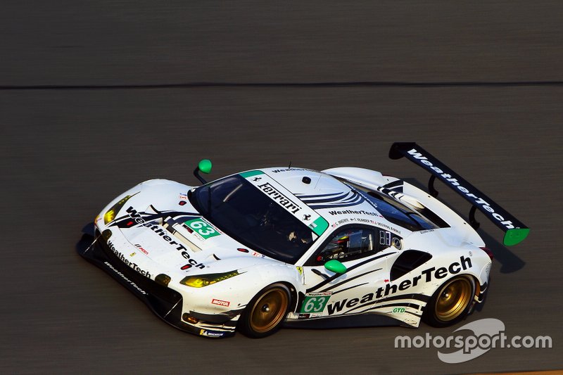 #63 Scuderia Corsa Ferrari 488 GT3: Cooper MacNeil, Toni Vilander, Jeff Westphal, Alessandro Balzan