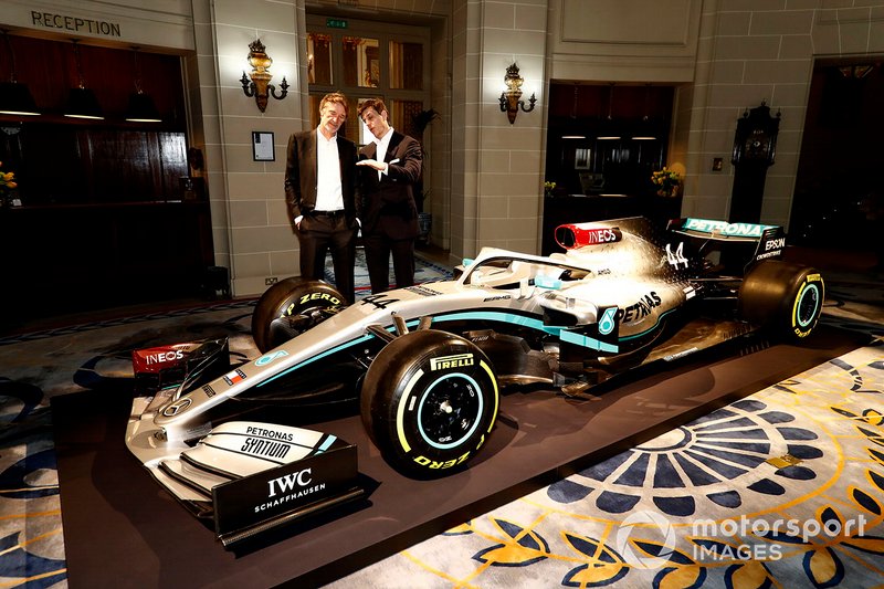 Sir Jim Ratcliffe presidente y director general del grupo químico Ineos y Toto Wolff, Director Ejecutivo (Negocios), Mercedes AMG