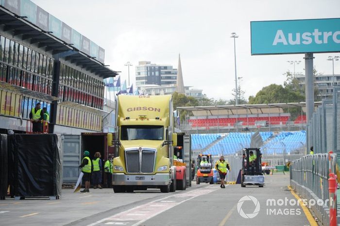 El GP de Australia se canceló a primera hora del viernes, después de que un miembro de McLaren se infectase por coronavirus y tras una serie de reuniones rocambolescas entre la F1 y el resto de escuderías.