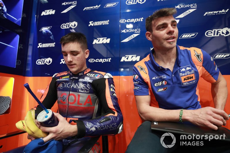 Iker Lecuona, Red Bull KTM Tech 3, mit Nicolas Goyon