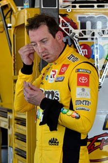 Kyle Busch, Joe Gibbs Racing, Toyota Camry Sport Clips